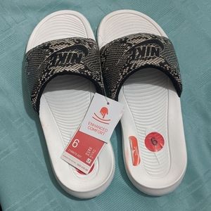 Nike flip flops for women